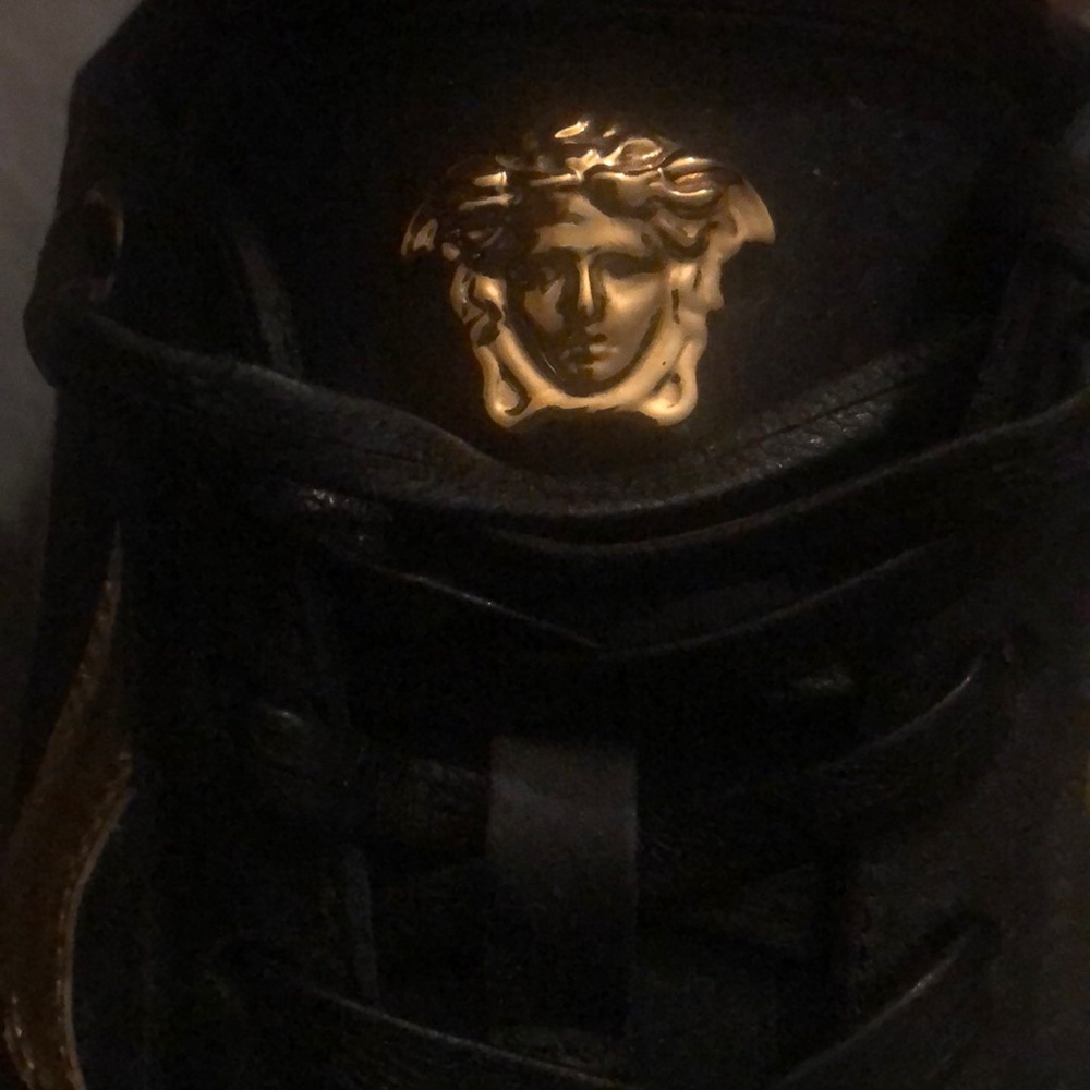 Versace - Picture 5 of 5